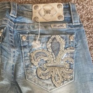 Miss Me Women's Standard Crop Blue Jeans, size 26
